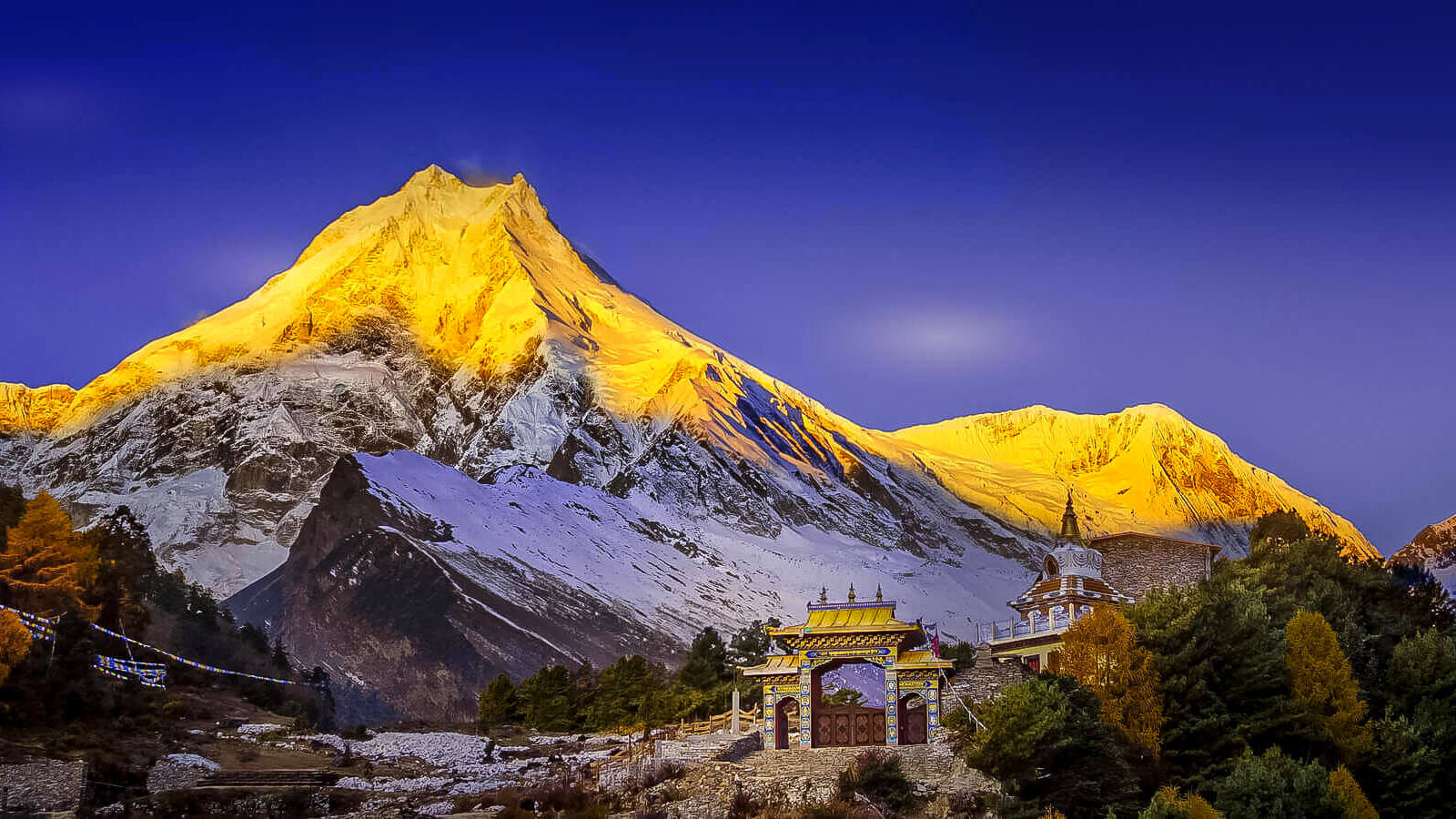 Manaslu Circuit Trek