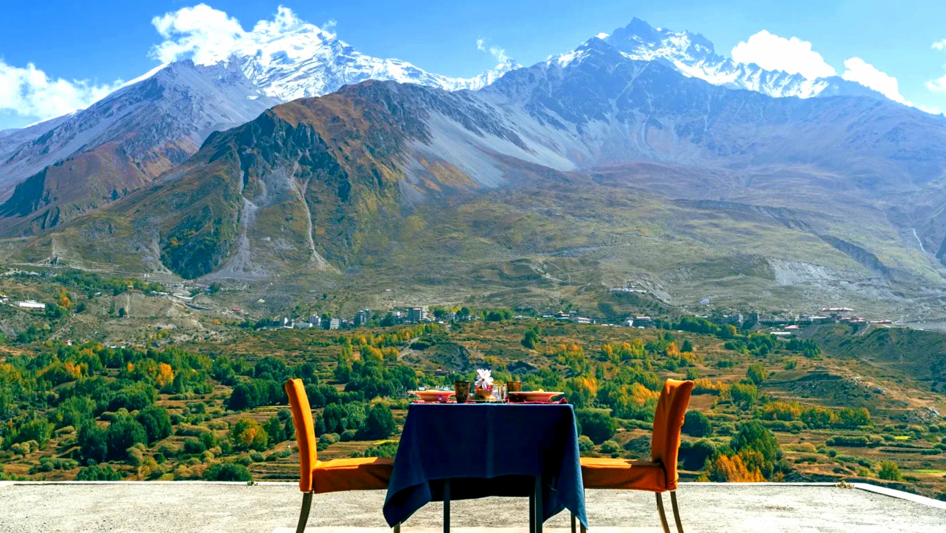 Dinning in the shinta mani hotel