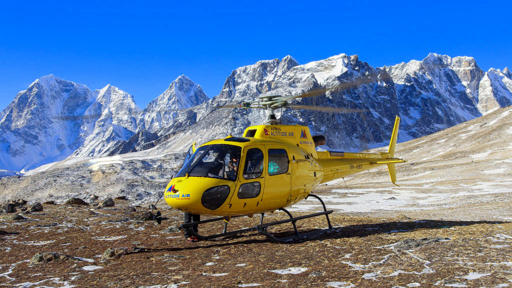Helicopter Tour in Everest