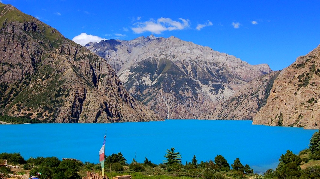 Phoksundo lake trekking