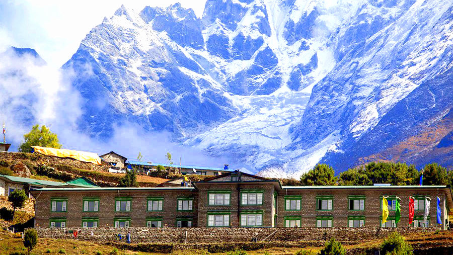 Yeti Mountain Home lodge