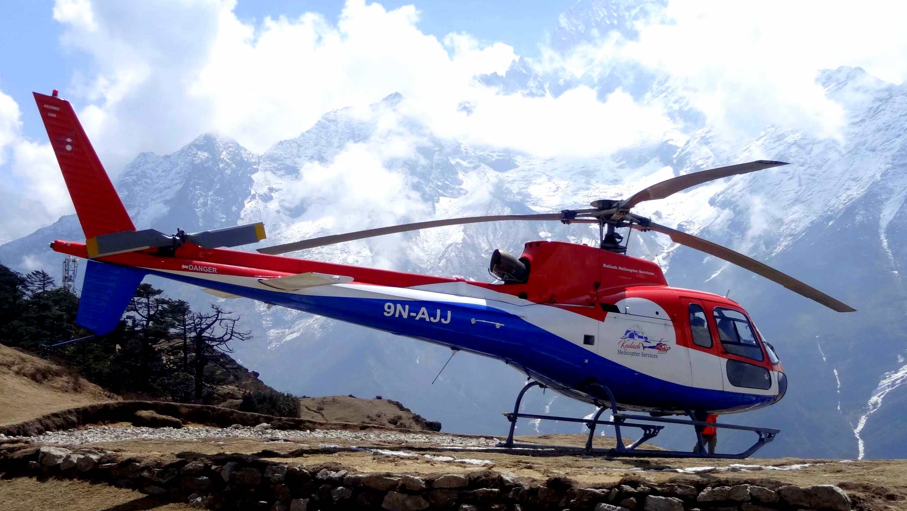 Helicopter tour in Nepal